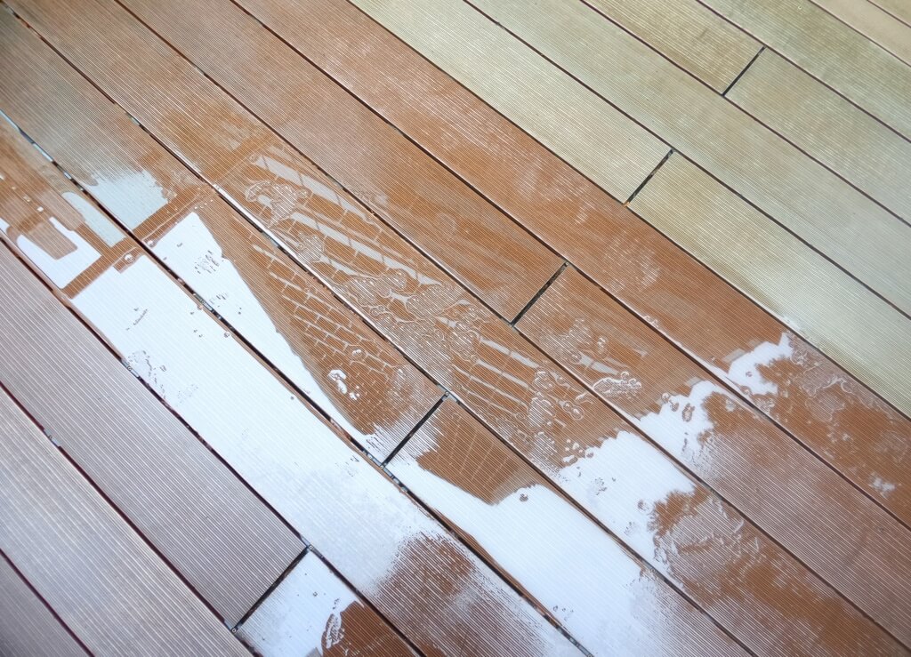 How to Stain a Deck StepbyStep Change of Colour Painting