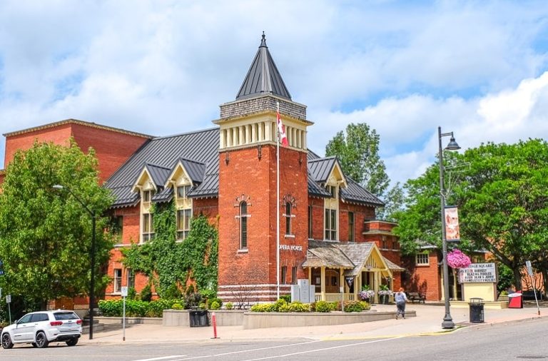 things-to-do-in-gravenhurst-ontario-opera-house